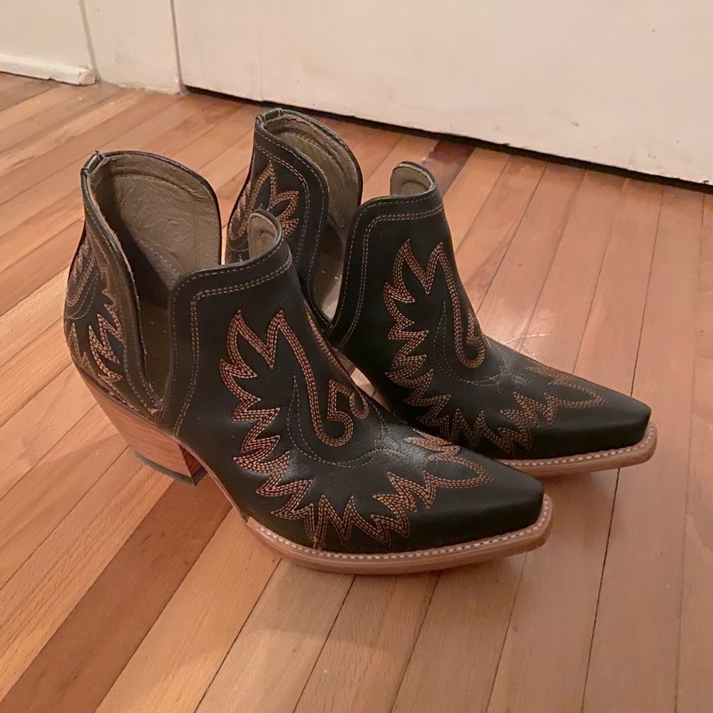 Short Ariat boots